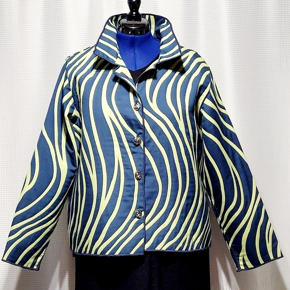 Winding Rivers Reversible Quilted Blue & Green Wave Design (XL) Made in U.S.A.
